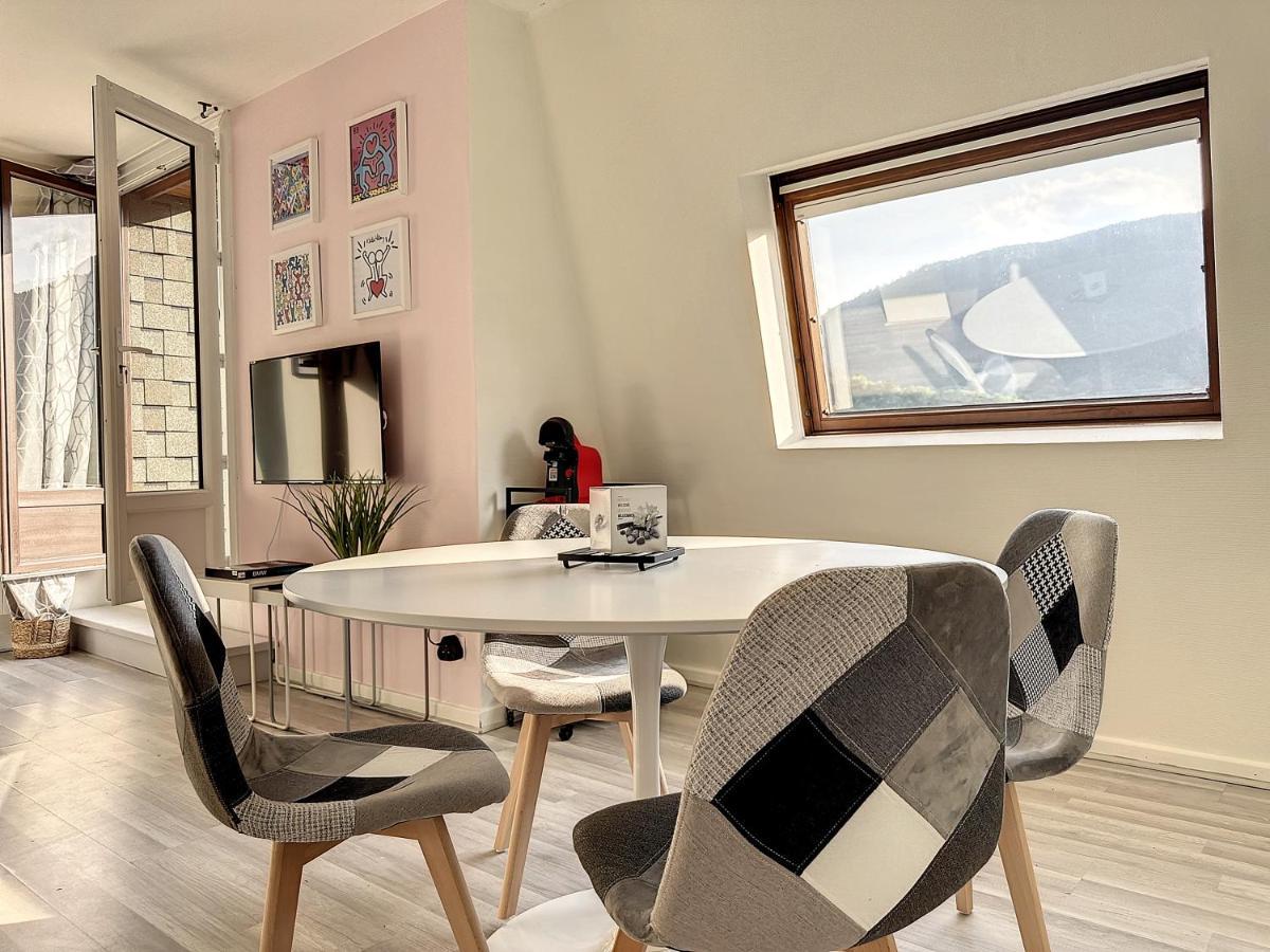 Charmant Appartement Avec Terrasse Parking Ispagnac Екстериор снимка