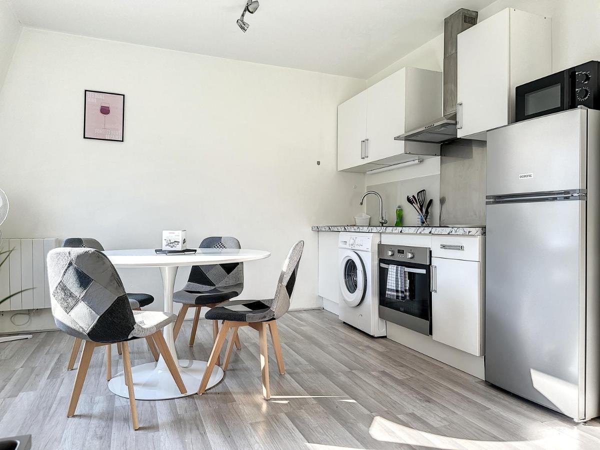 Charmant Appartement Avec Terrasse Parking Ispagnac Екстериор снимка
