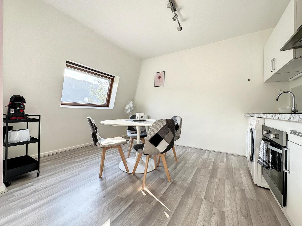 Charmant Appartement Avec Terrasse Parking Ispagnac Екстериор снимка