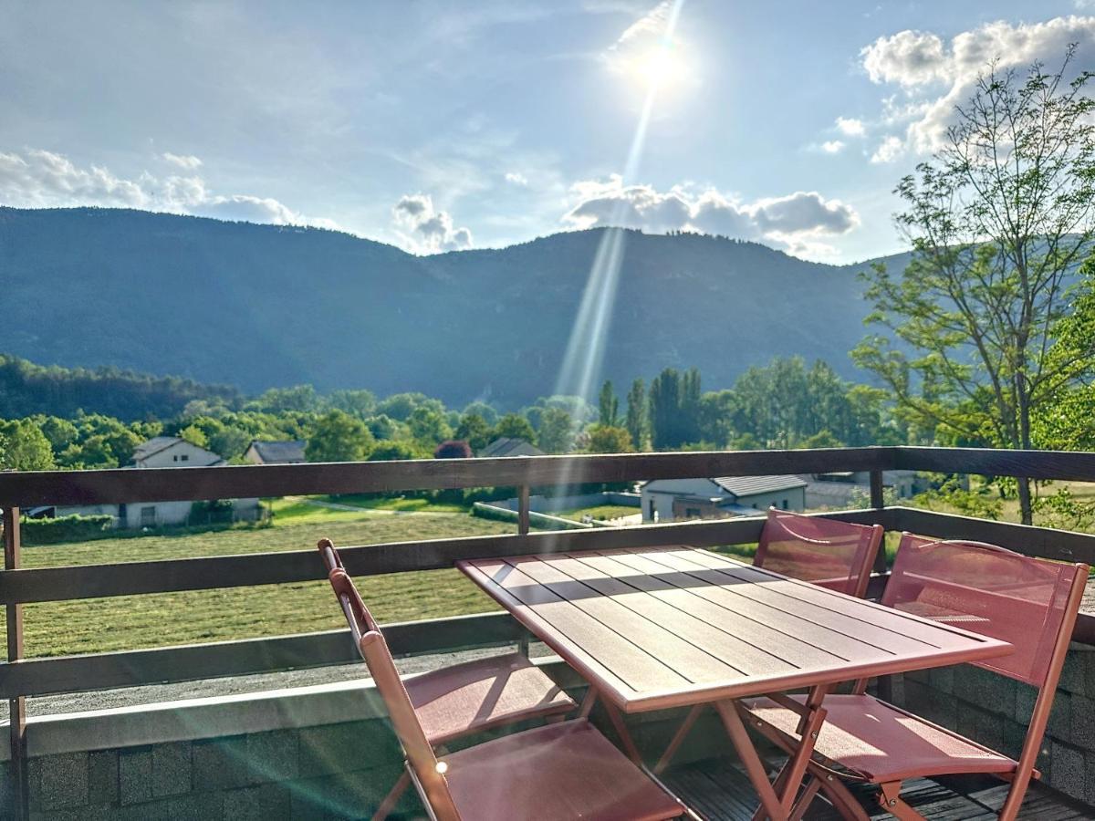 Charmant Appartement Avec Terrasse Parking Ispagnac Екстериор снимка